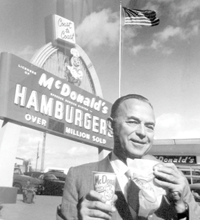 ম্যাকডোনাল্ডের সামনে রে ক্রক