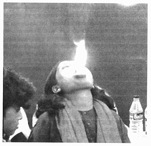 আগুন খাচ্ছেন অনিন্দিতা